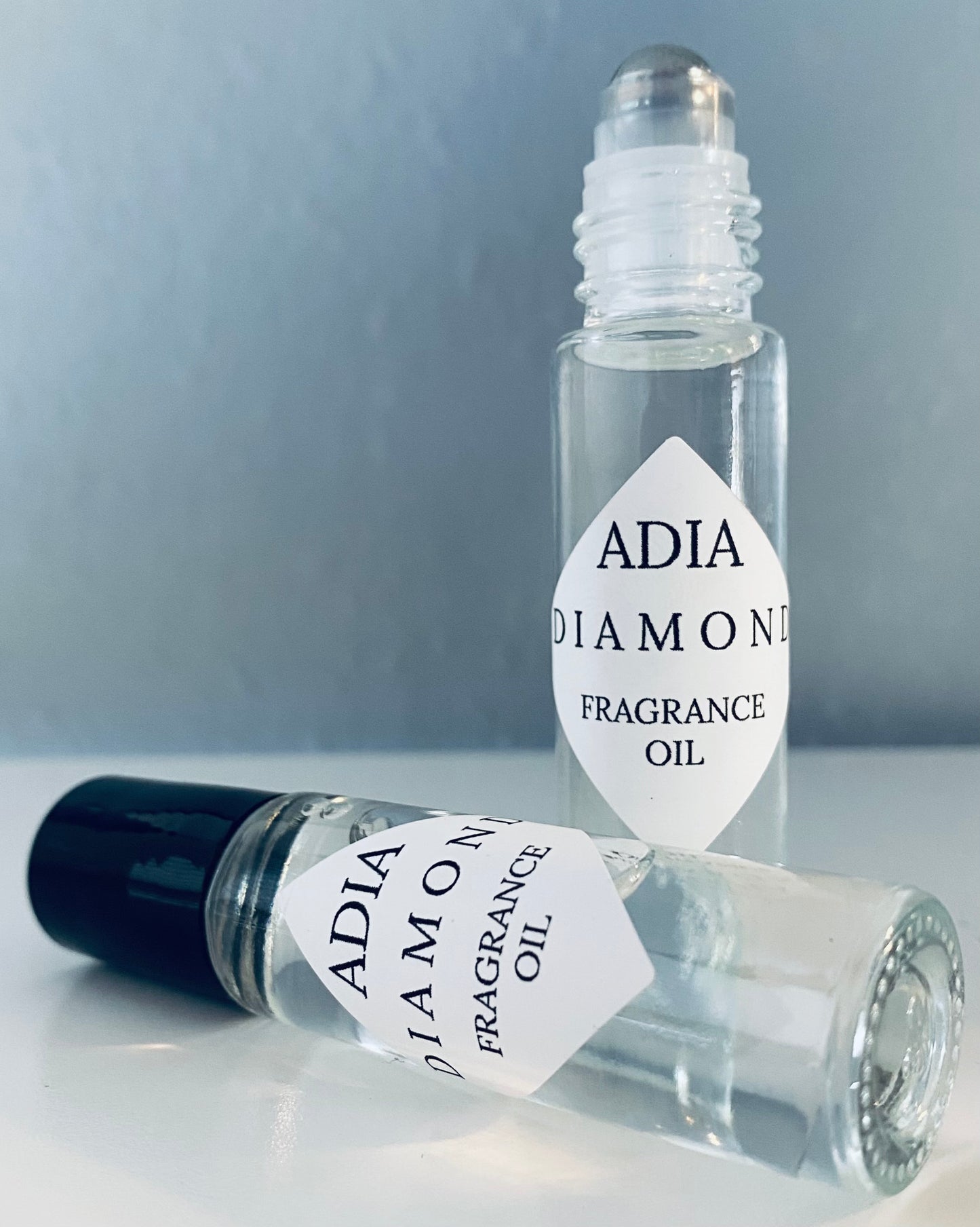 Travel-friendly natural fragrance oil that is delicate and refreshing with an alluring aura.