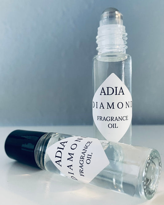 Travel-friendly natural fragrance oil that is delicate and refreshing with an alluring aura.